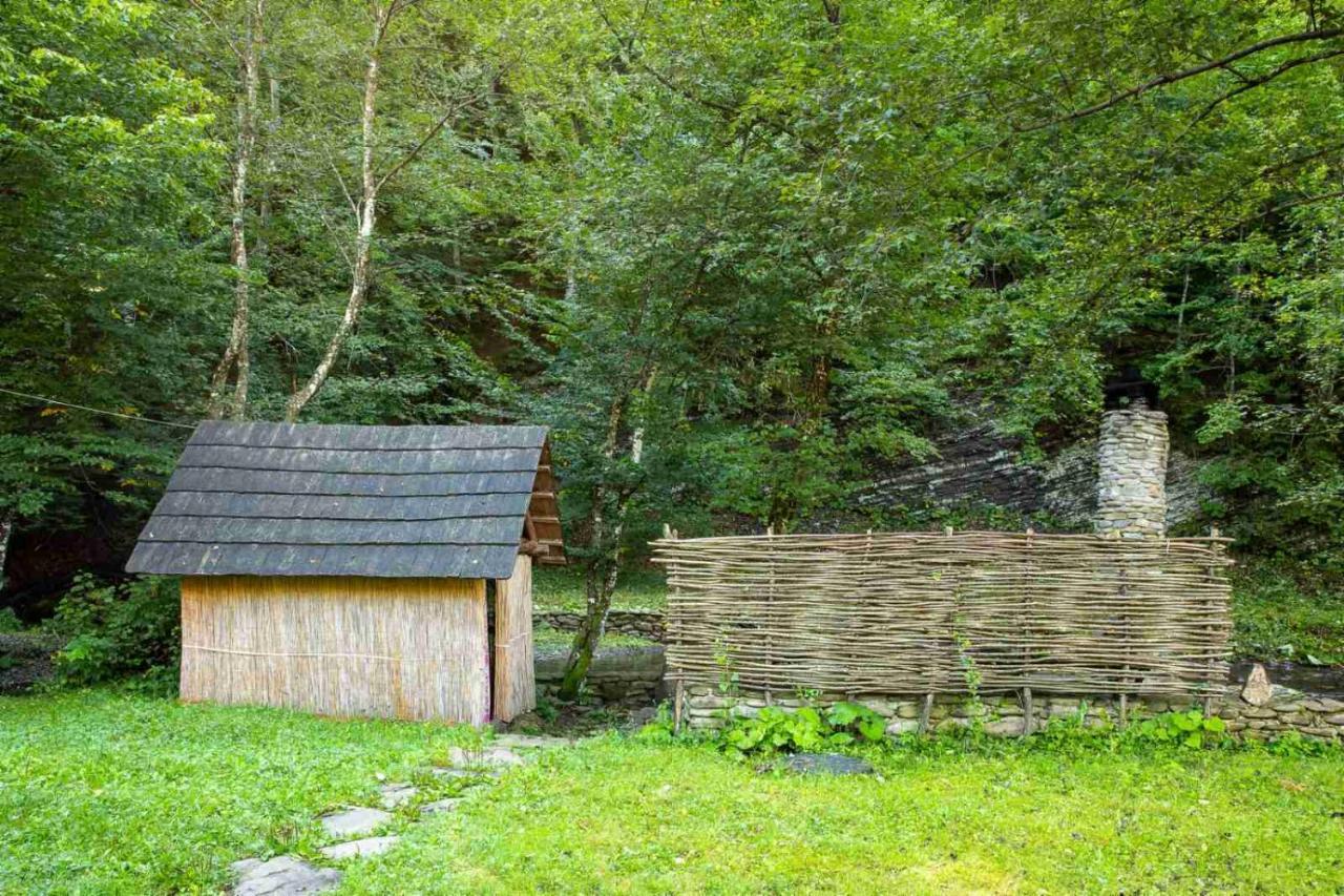 Хатина Біля Потока Villa Lumshory Buitenkant foto